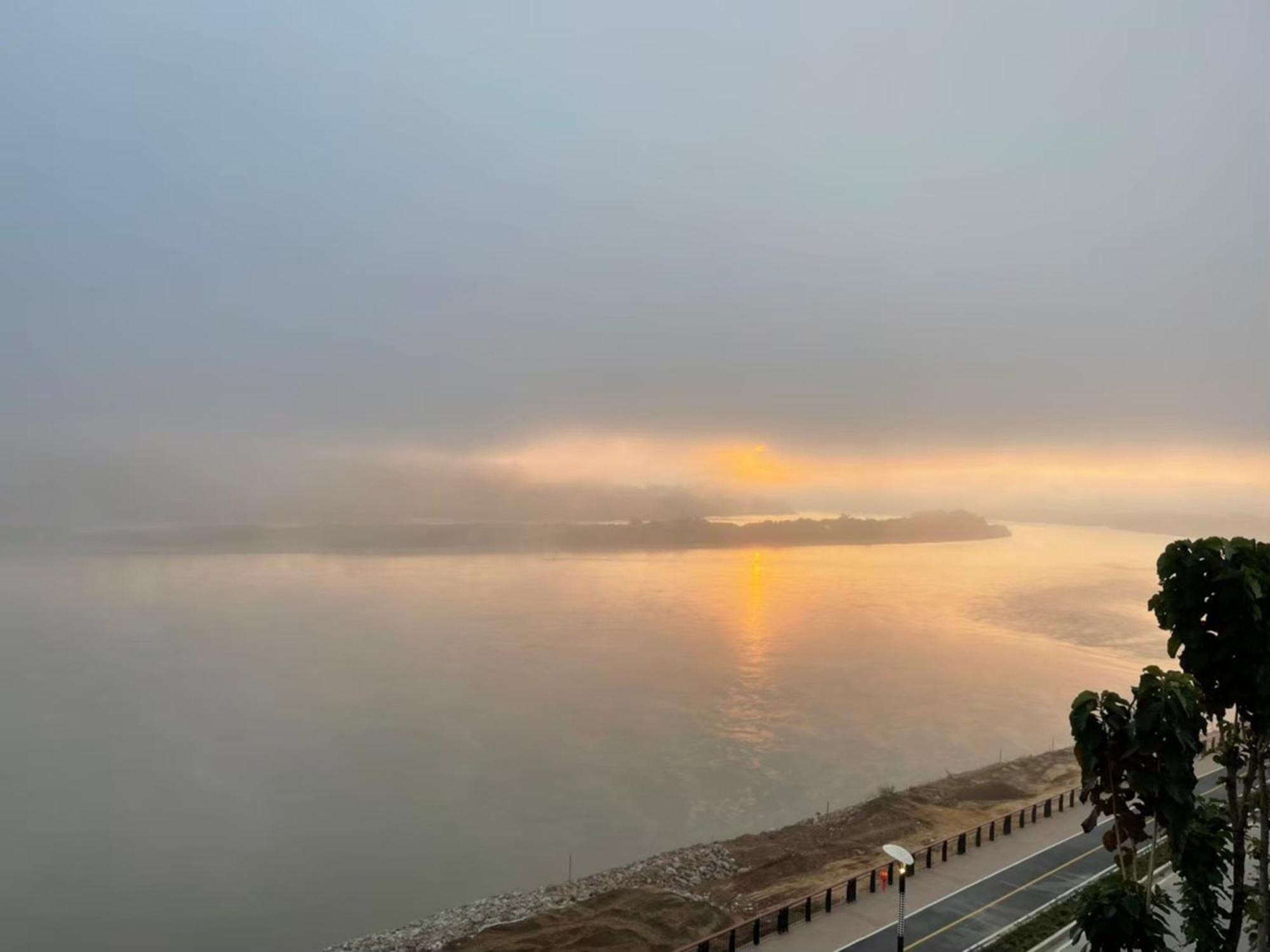 Fortune Riverview Hotel Chiang Khong Esterno foto